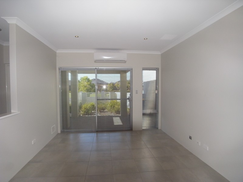 2/154  Benenden Avenue, Butler WA 6036