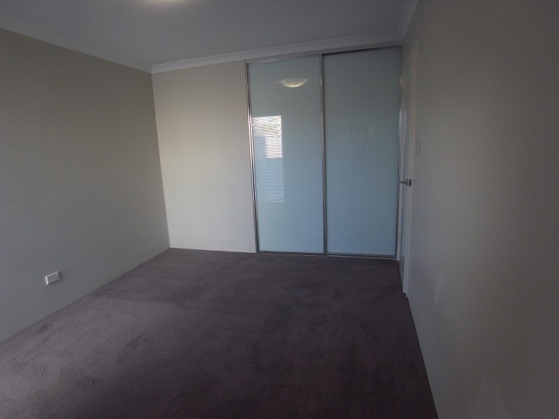 2/154  Benenden Avenue, Butler WA 6036