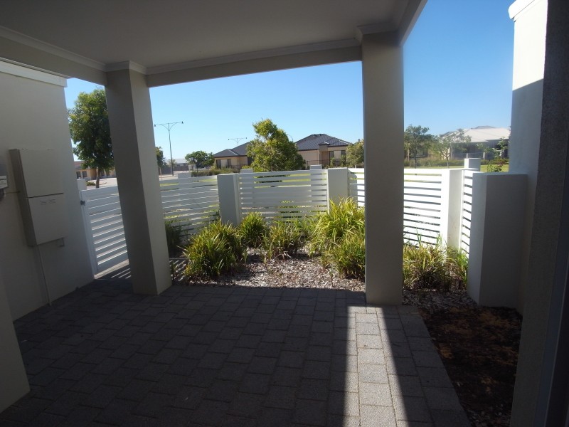 2/154  Benenden Avenue, Butler WA 6036