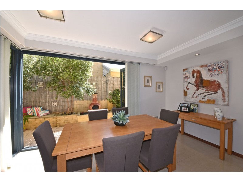 4 Glensanda Way, Mindarie WA 6030