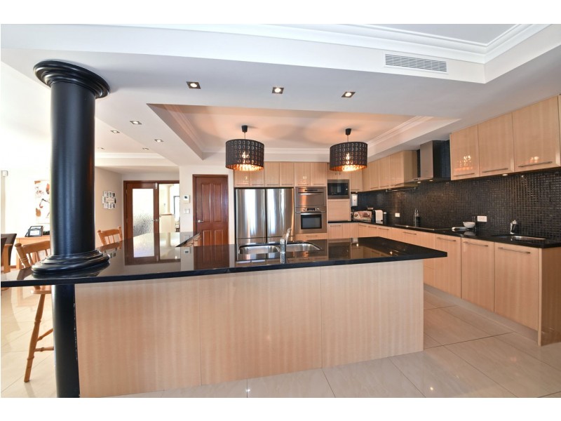 4 Glensanda Way, Mindarie WA 6030