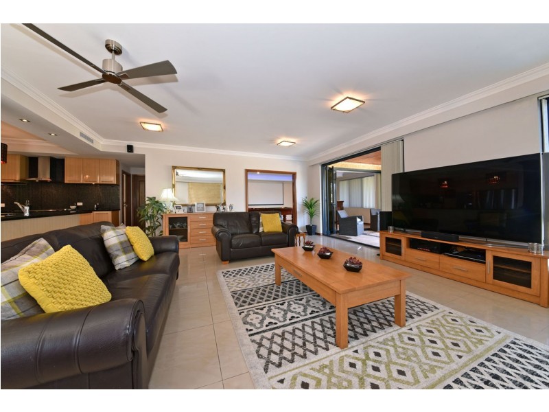 4 Glensanda Way, Mindarie WA 6030