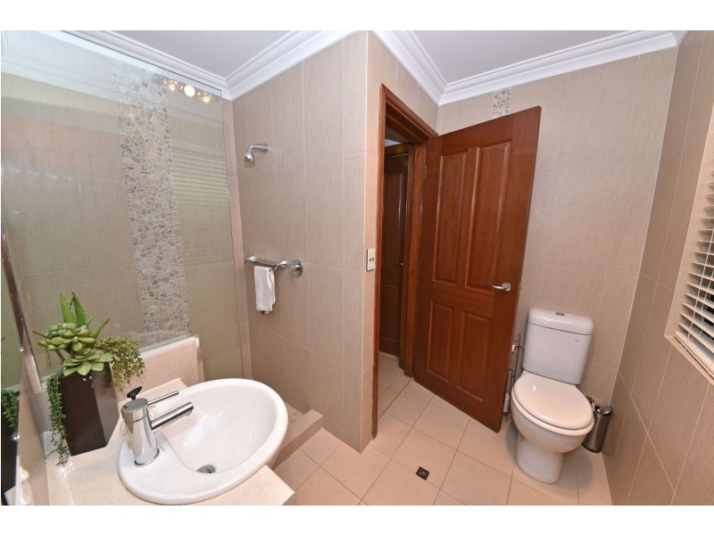 4 Glensanda Way, Mindarie WA 6030