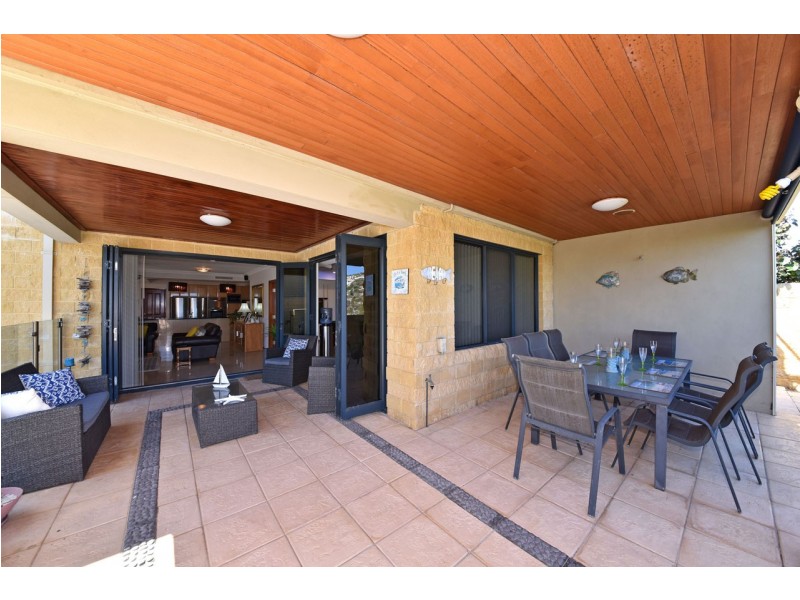 4 Glensanda Way, Mindarie WA 6030