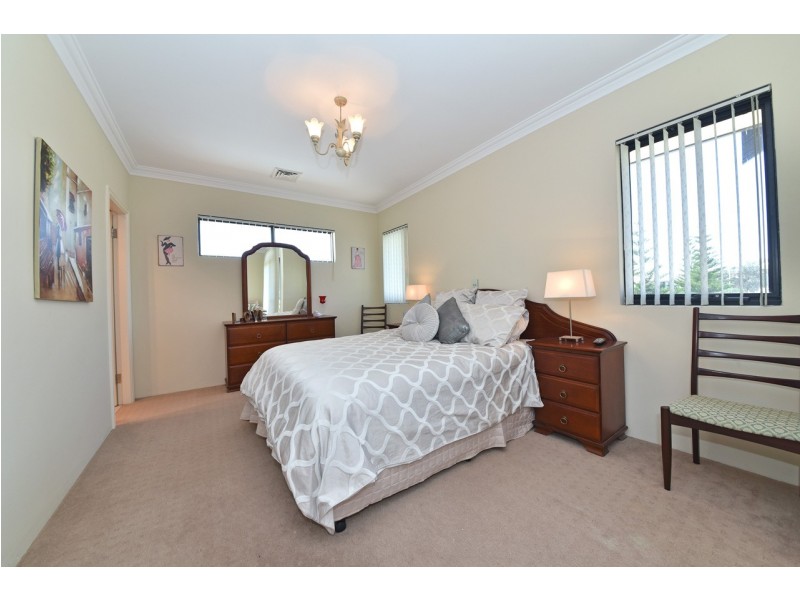 4 Glensanda Way, Mindarie WA 6030