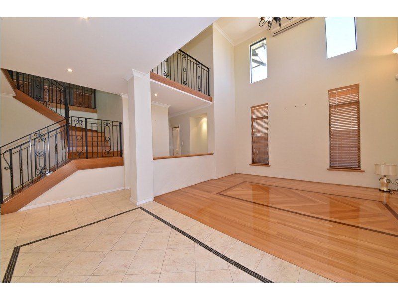 18 Bantry Bend, Mindarie WA 6030