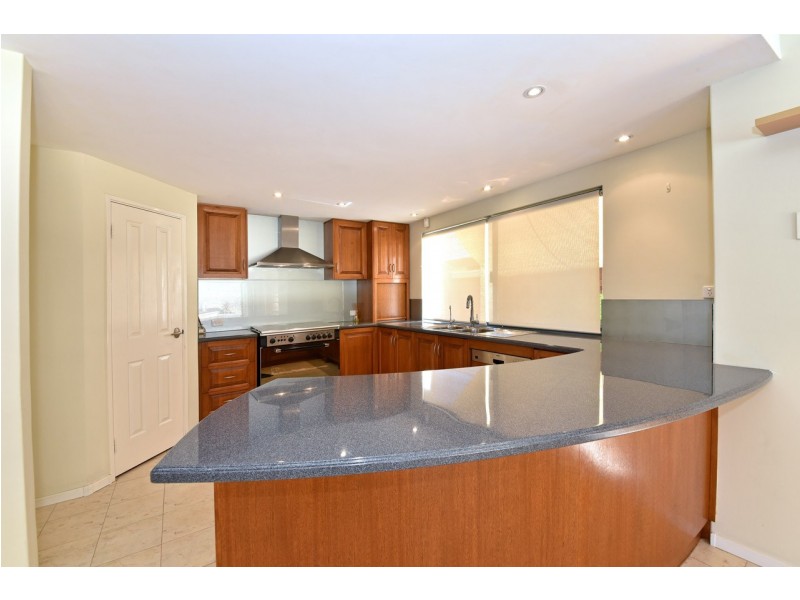 18 Bantry Bend, Mindarie WA 6030