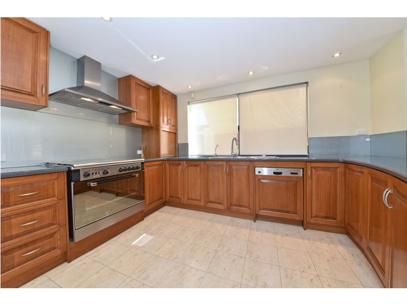 18 Bantry Bend, Mindarie WA 6030