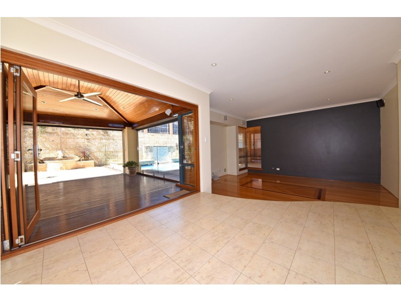 18 Bantry Bend, Mindarie WA 6030