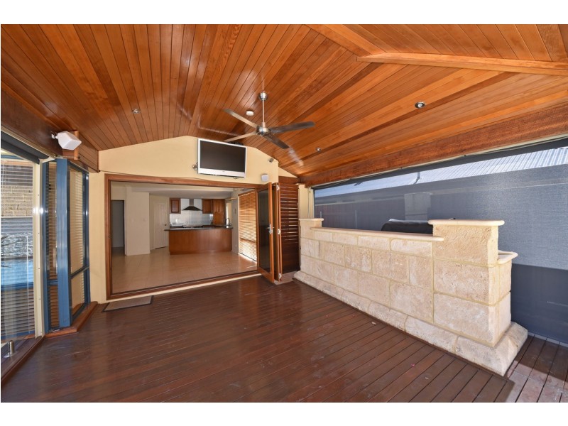 18 Bantry Bend, Mindarie WA 6030