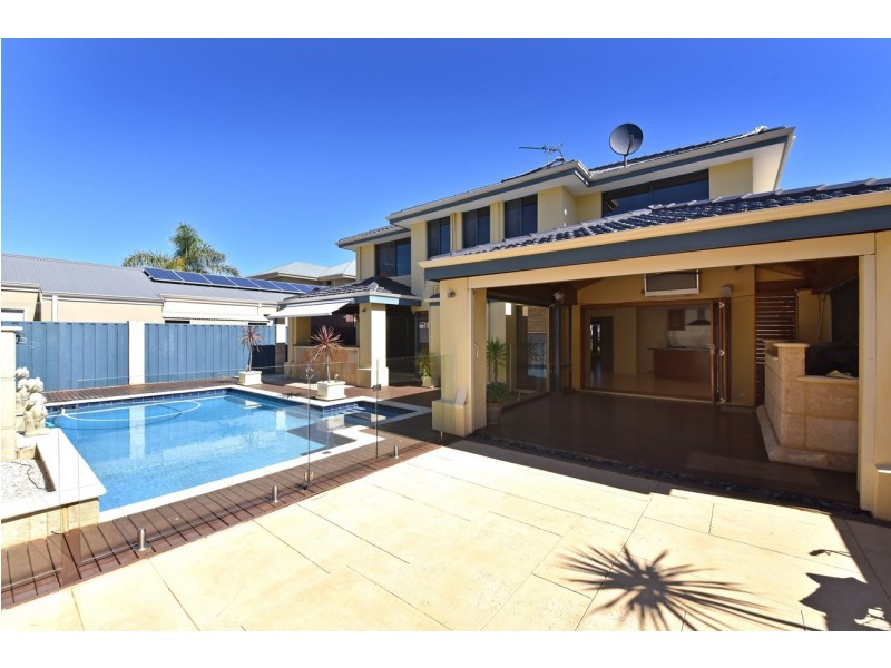 18 Bantry Bend, Mindarie WA 6030