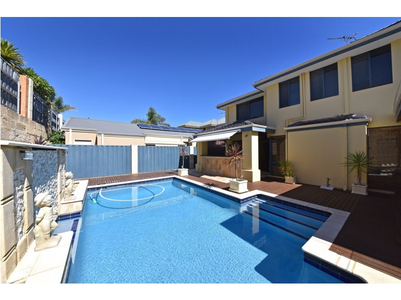 18 Bantry Bend, Mindarie WA 6030