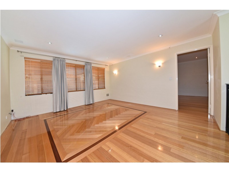 18 Bantry Bend, Mindarie WA 6030