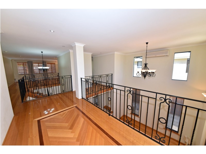 18 Bantry Bend, Mindarie WA 6030