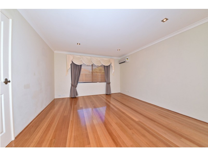 18 Bantry Bend, Mindarie WA 6030