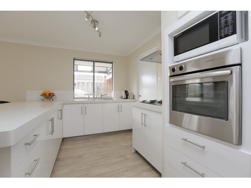 32 Durrington Glade, Clarkson WA 6030