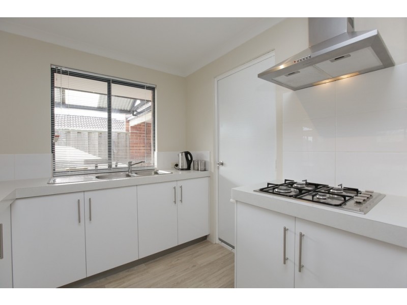 32 Durrington Glade, Clarkson WA 6030