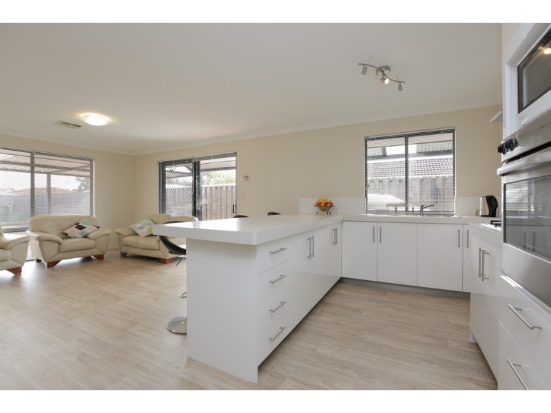 32 Durrington Glade, Clarkson WA 6030