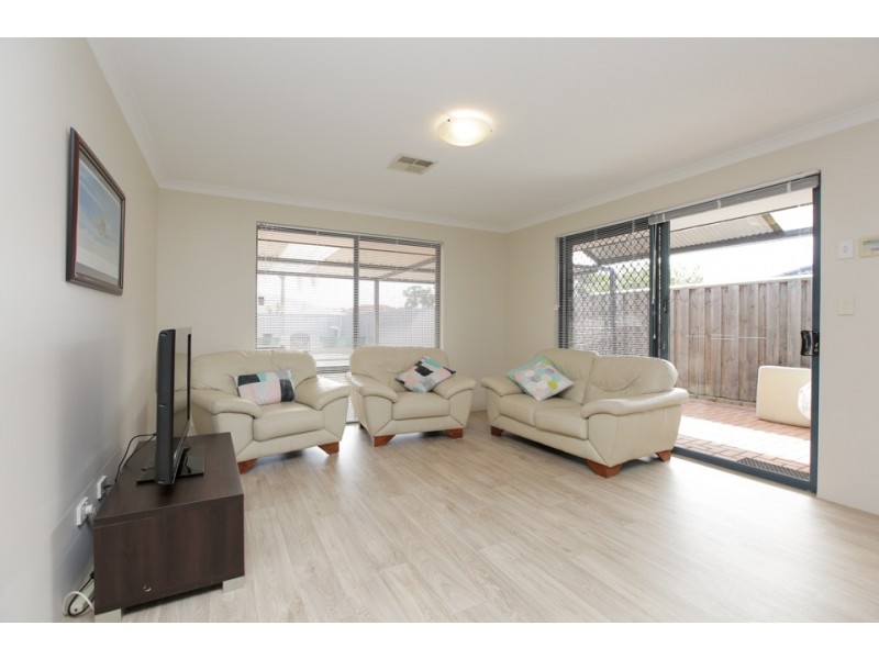 32 Durrington Glade, Clarkson WA 6030