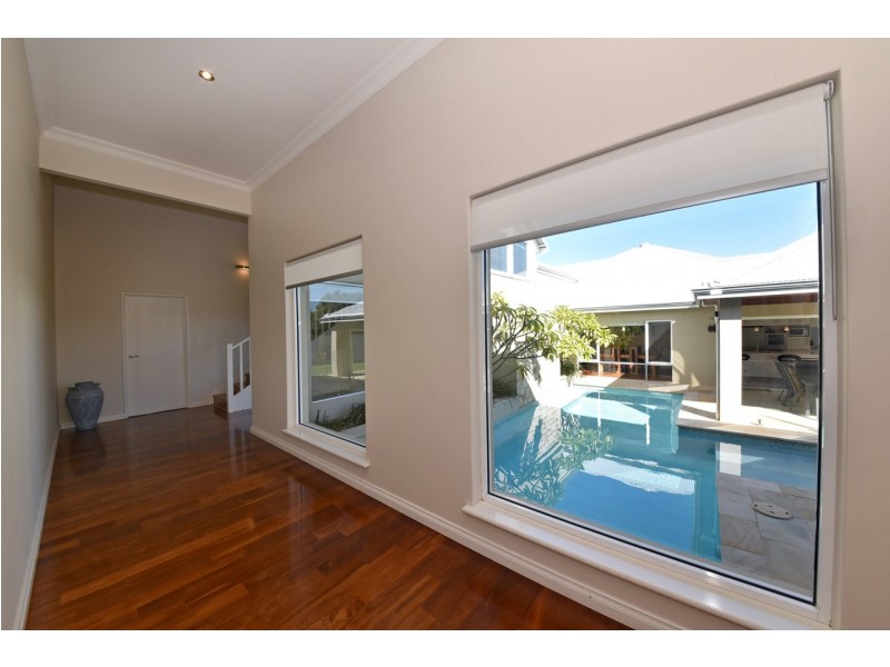 27 Seaham Way, Mindarie WA 6030