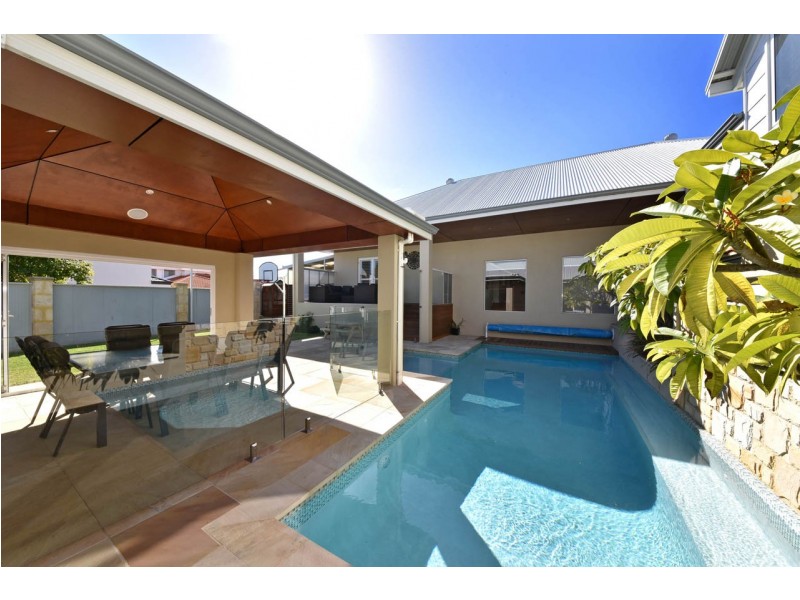 27 Seaham Way, Mindarie WA 6030