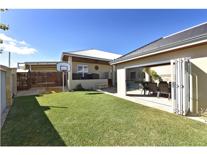 27 Seaham Way, Mindarie WA 6030