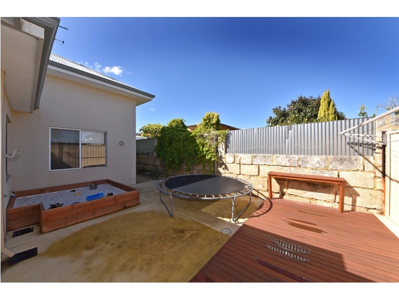 27 Seaham Way, Mindarie WA 6030