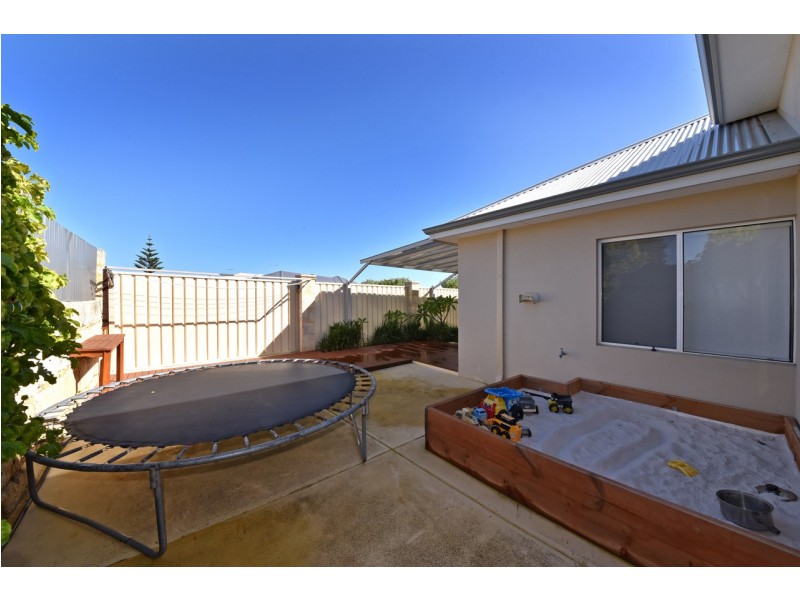 27 Seaham Way, Mindarie WA 6030