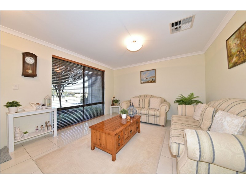 9 La Mirada Avenue, Clarkson WA 6030