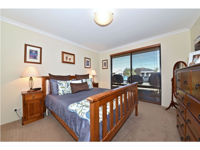 9 La Mirada Avenue, Clarkson WA 6030