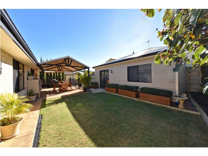 9 La Mirada Avenue, Clarkson WA 6030