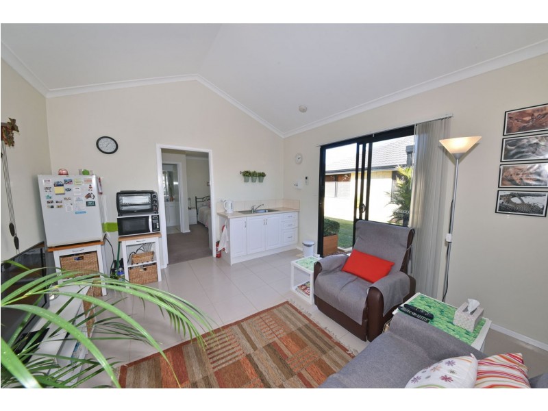 9 La Mirada Avenue, Clarkson WA 6030