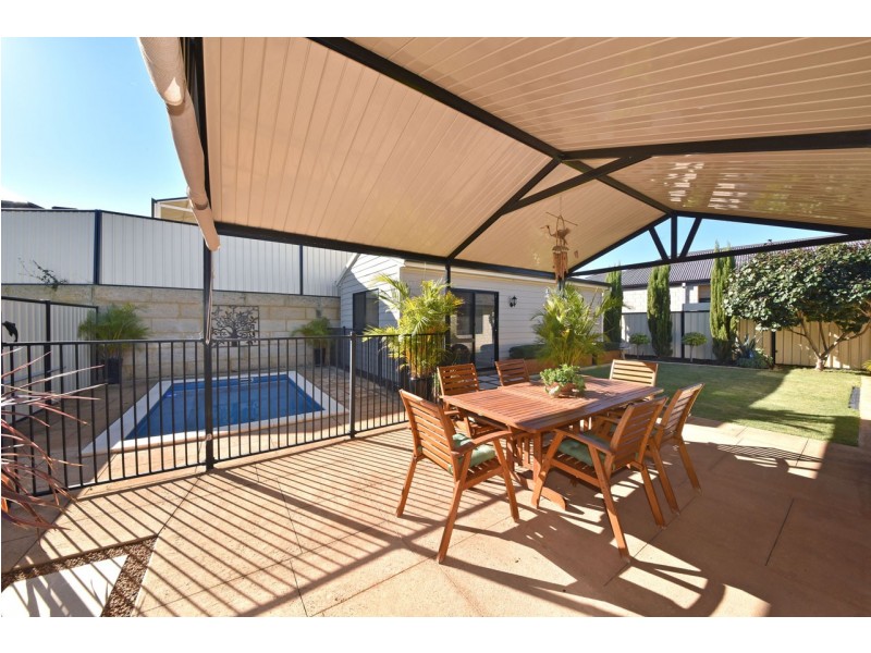 9 La Mirada Avenue, Clarkson WA 6030