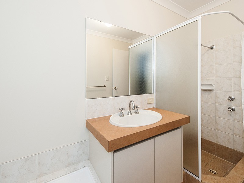 124 Seagrove Boulevard, Merriwa WA 6030