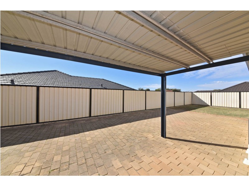 6 Cylinders Loop, Clarkson WA 6030