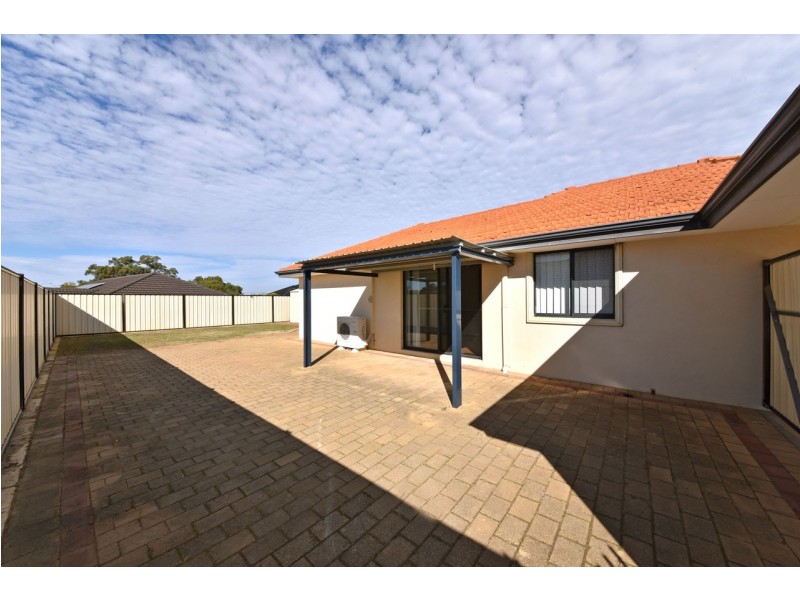 6 Cylinders Loop, Clarkson WA 6030