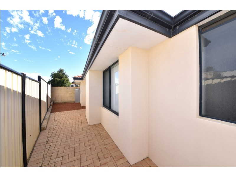 6 Cylinders Loop, Clarkson WA 6030