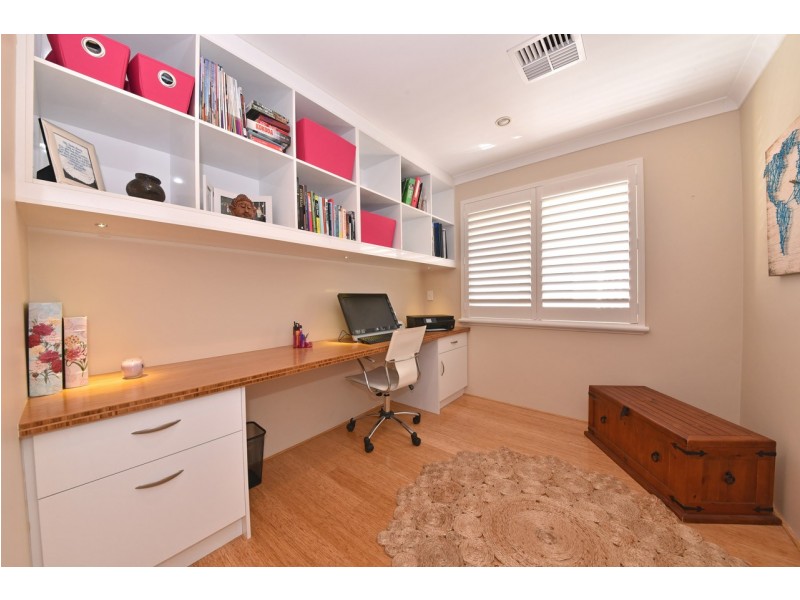 4 Seaham Way, Mindarie WA 6030