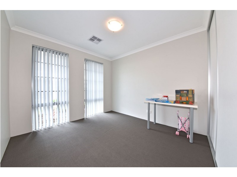 23 Navajo Way, Eglinton WA 6034