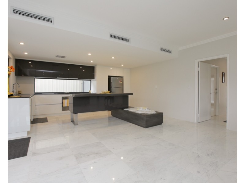 10 Syros Court, Mindarie WA 6030