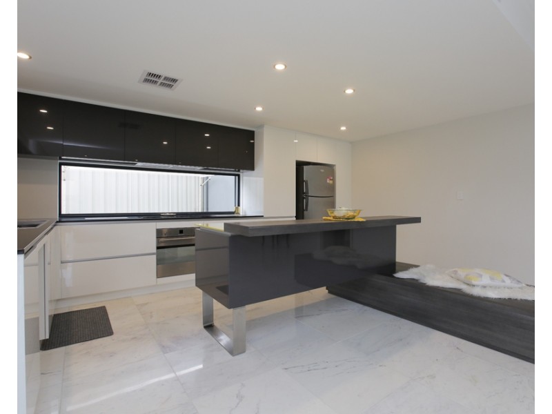 10 Syros Court, Mindarie WA 6030