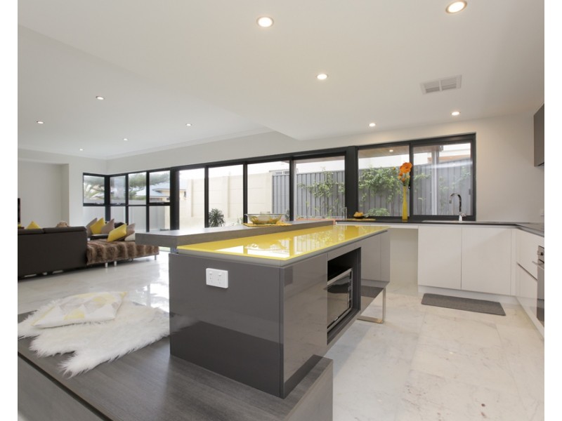 10 Syros Court, Mindarie WA 6030