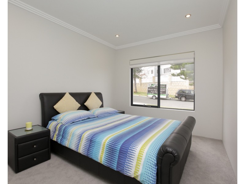 10 Syros Court, Mindarie WA 6030