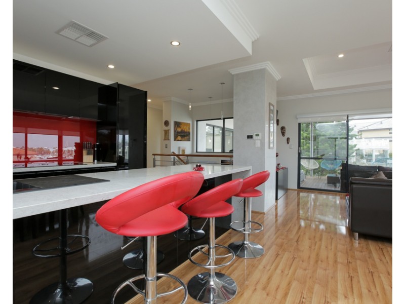 10 Syros Court, Mindarie WA 6030