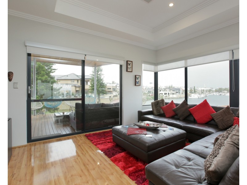 10 Syros Court, Mindarie WA 6030