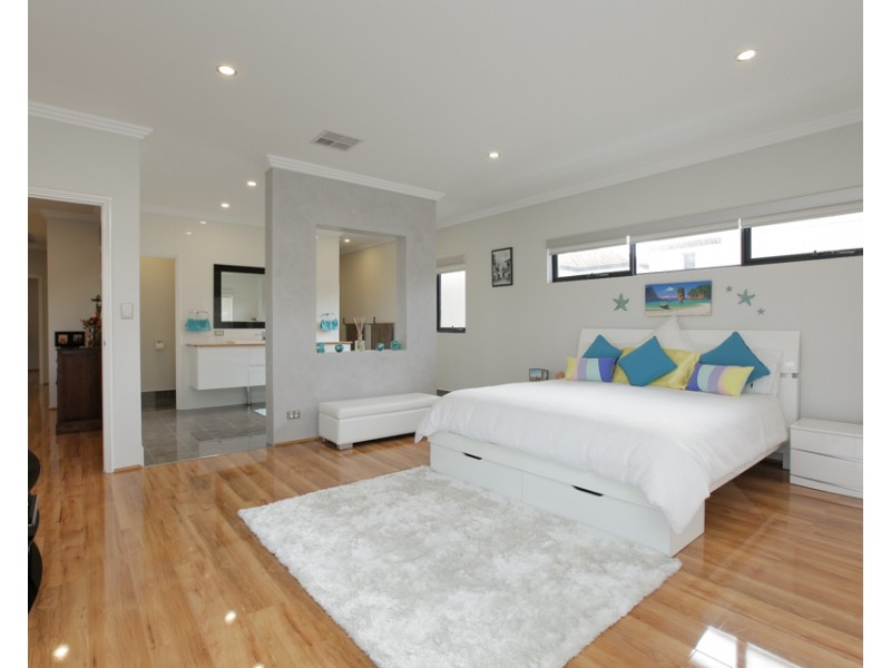 10 Syros Court, Mindarie WA 6030