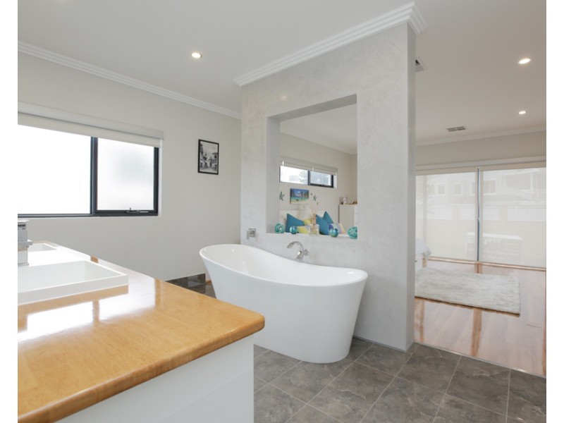 10 Syros Court, Mindarie WA 6030