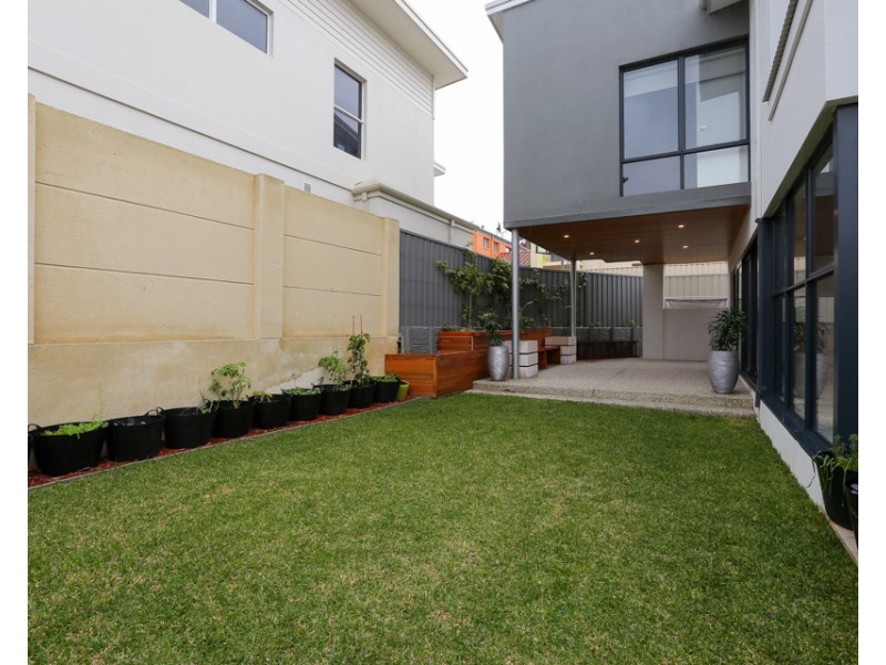 10 Syros Court, Mindarie WA 6030