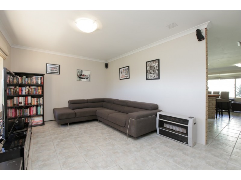 15 Serpentine Gardens, Clarkson WA 6030