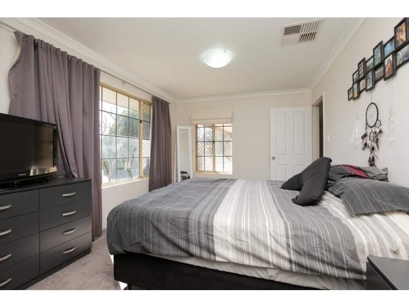 15 Serpentine Gardens, Clarkson WA 6030